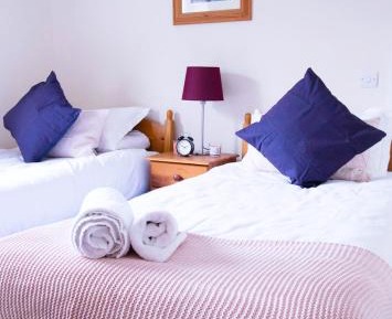 Twin Room with Bathroom