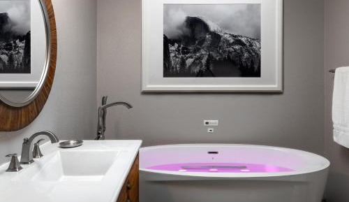 King Room with Spa Bath