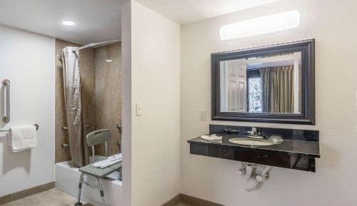 Deluxe Queen Room with Two Queen Beds - Non-Smoking