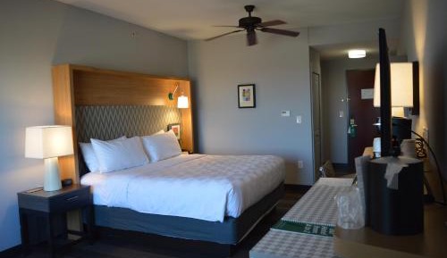Standard King Room - Mobility Accessible