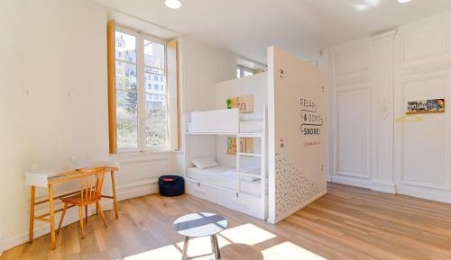 Bunk Bed in 8-Bed Mixed Dormitory Room