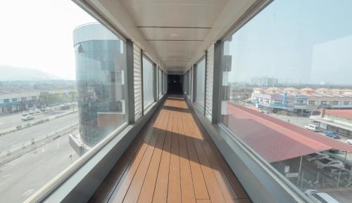 Executive King Studio