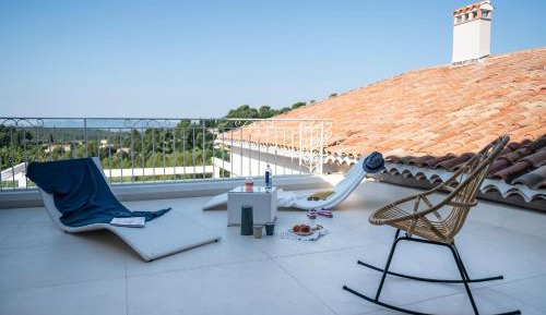 Deluxe Double Room with Balcony