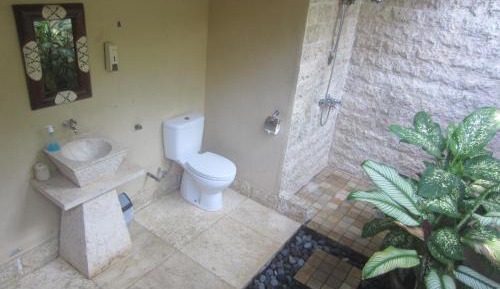 Deluxe Bungalow with Garden View