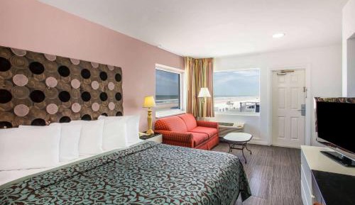 Oceanfront King Studio Suite - Non-Smoking