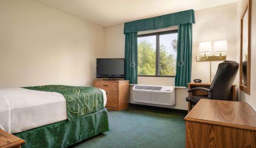 King Room - Non-Smoking