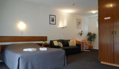 Queen Room with Spa Bath