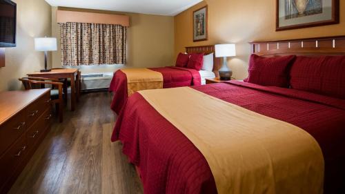 Queen Room with Two Queen Beds - Non-Smoking