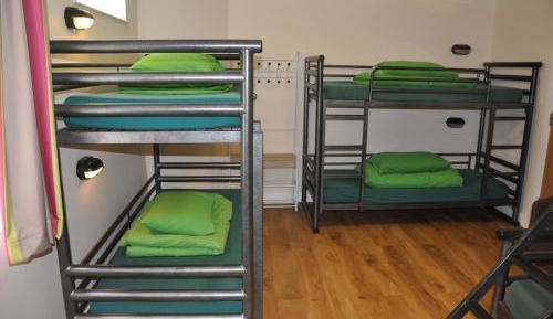 6 Bed Private Room Shared Bathroom