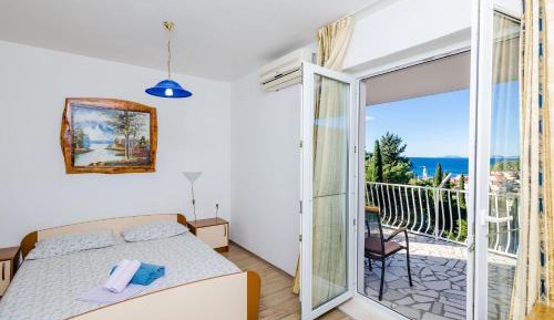 Studio Apartment with Balcony