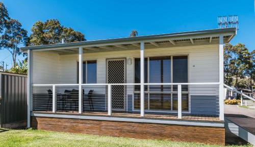 Deluxe Two-Bedroom Villa - Water Front