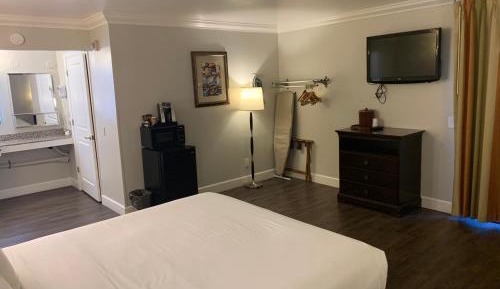 Queen Room - Disability Access