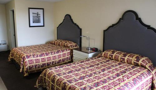 Queen Room with Two Queen Beds - Non-Smoking