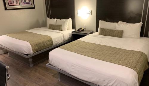 Deluxe Queen Room with Two Queen Beds