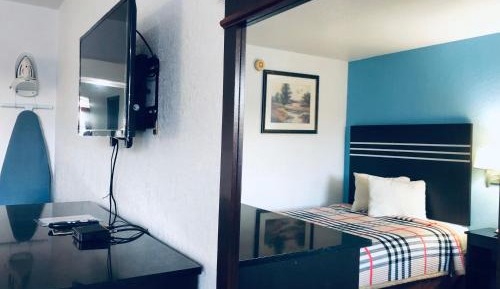 Queen Room with Two Queen Beds - Non Smoking