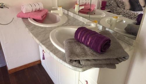 Chambre double avec terrasse - salle de bain privative et salon - 35m2