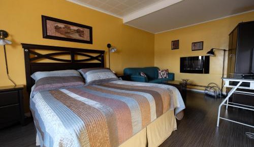 Standard Queen Room
