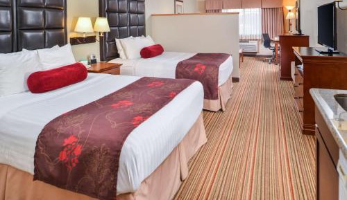Junior Suite with Two Queen Beds - Non-Smoking