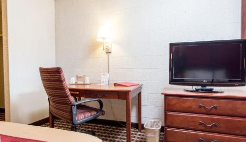 Queen Room with Two Queen Beds - Smoking