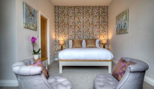 Deluxe Double Room (2 Adults + 1 Child)