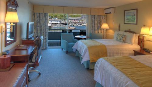 Double Room with Two Double Beds and Inner Harbor View 
