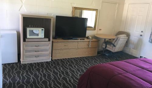 Queen Room - Non-Smoking