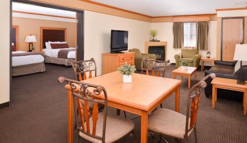 Queen Room with Two Queen Beds - Non-Smoking