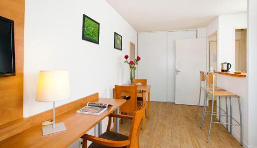 Large Apartment (4 adults)