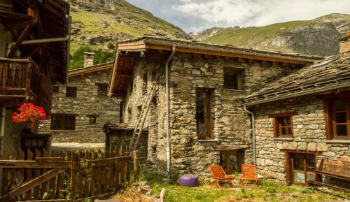 Two-Bedroom Apartment (2 Adults + 4 Children)