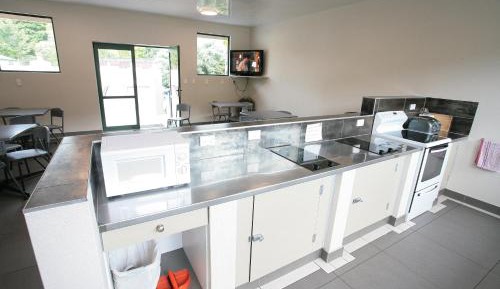 Deluxe Queen Room with Private Bathroom