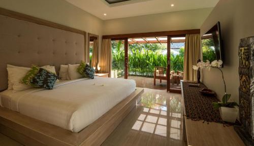 Suite with Garden View