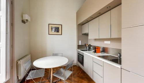 Duplex Apartment FRERES LUMIERES
