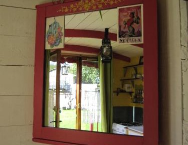 Wooden Caravan with Extra Bed and Shower