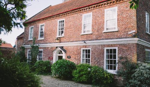 Standard Twin Room with Garden View