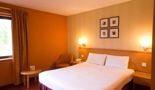 Family Room (2 Adults + 2 Children)