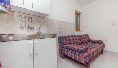 One-Bedroom Apartment with Garden View