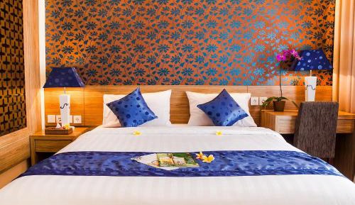 Deluxe Double Room with Pool View