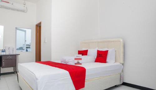 RedDoorz Double Room