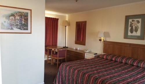 Deluxe Double Room (2 Adults + 1 Child)