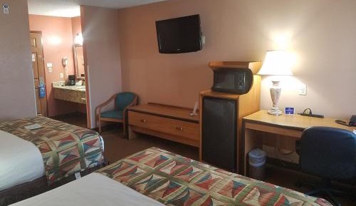 Queen Room with Two Queen Beds- Non Smoking