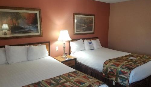 Deluxe Queen Room with Two Queen Beds - Non-Smoking