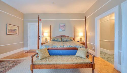King Room with Spa Bath