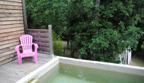 Chalet with AC with Private heated Pool (except winter period)