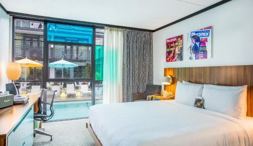 Standard King Room with Pool View