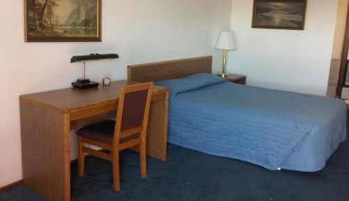 Queen Room - Non-Smoking