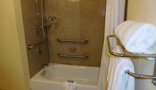 Queen Room with Two Queen Beds - Hearing Accessible