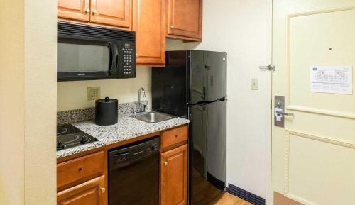 King Suite - Non-Smoking