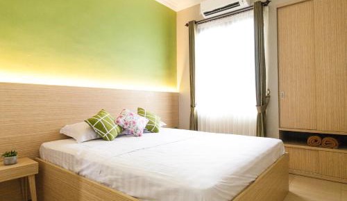 Deluxe Room (2 Adults + 1 Child)