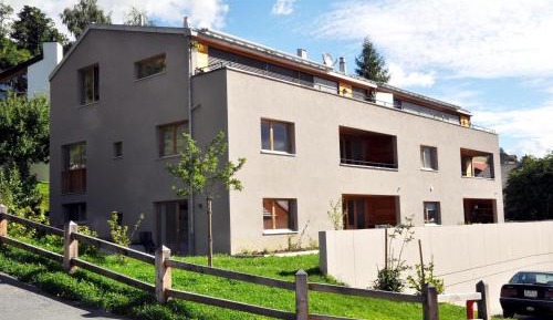 Apartment with Mountain View