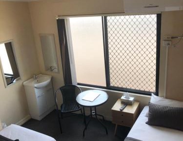 Budget Room with Shared Bathroom